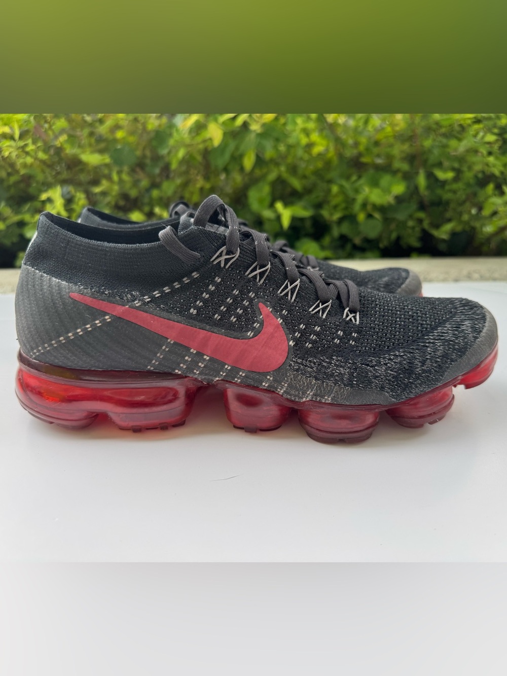 Nike Air VaporMax Flyknit Bred Black Red Men’s Size 9